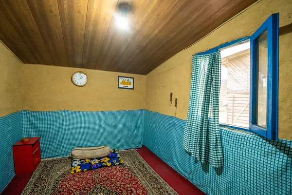بومگردی ارغوان اتاق شالیزار