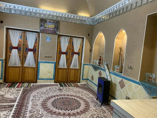 بومگردی کهن واحد تک درخت